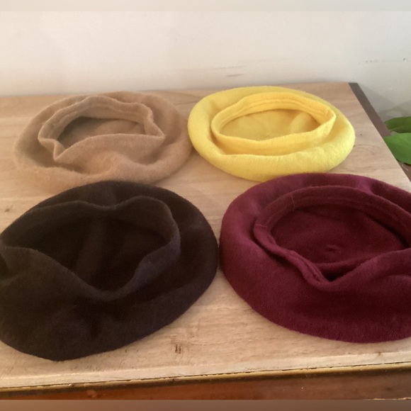 Bundle of Vintage Wool Berets - Picture 3 of 9